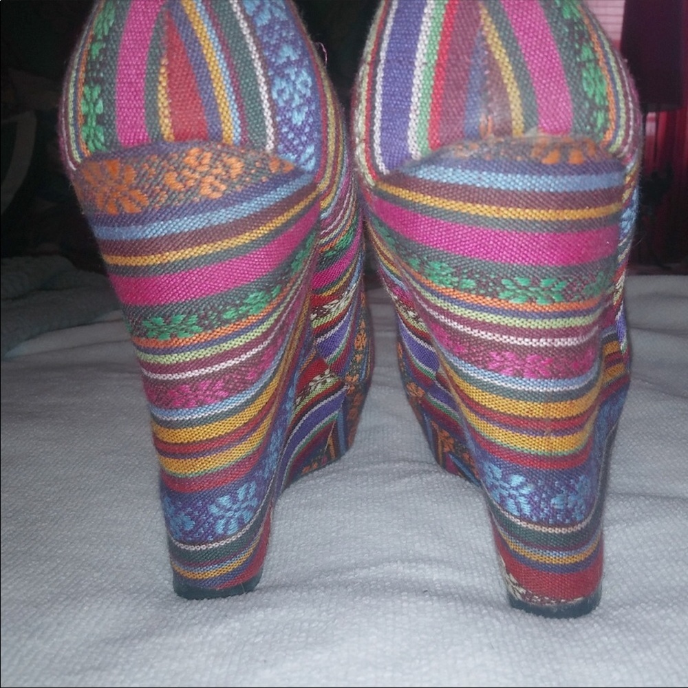 Fiesta platforms - Picture 3 of 3